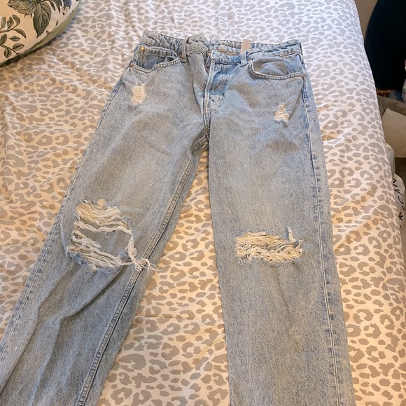 H&M 90’s Boyfriend High Waist Jeans - Picture 2 of 2